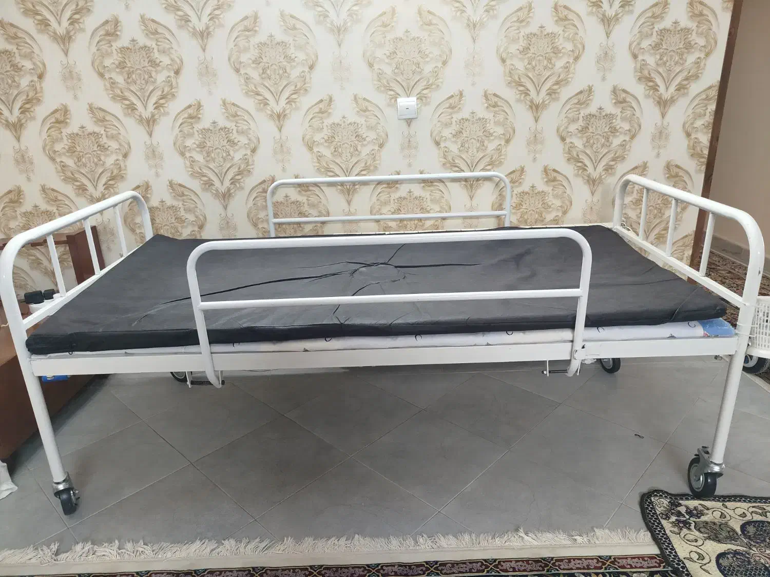 تخت بیمارستانی کاملا نو|آرایشی، بهداشتی، درمانی|محمدشهر, ولدآباد|دیوار