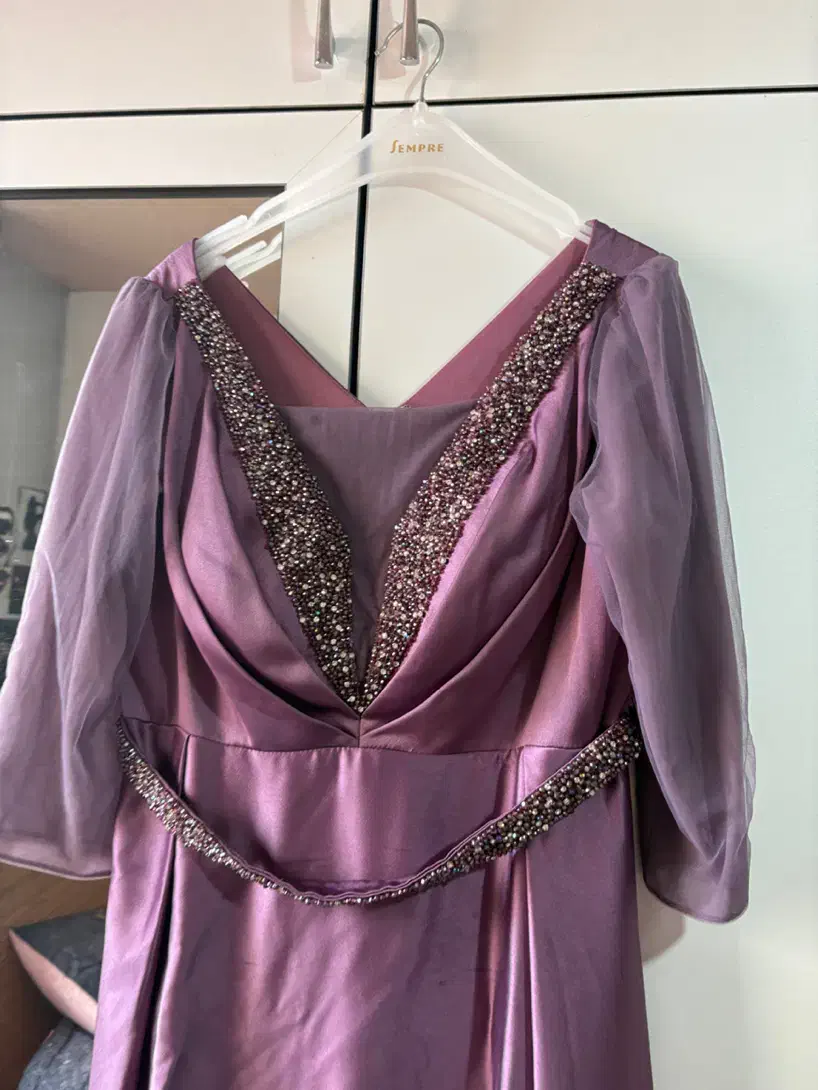 پیراهن مجلسی|لباس|رشت, فرزانه|دیوار