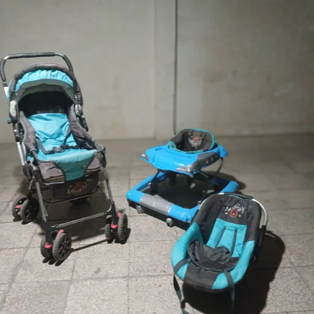 کالسکه کریر روروک|کالسکه و لوازم جانبی|صدرا-فارس, فاز ۱|دیوار