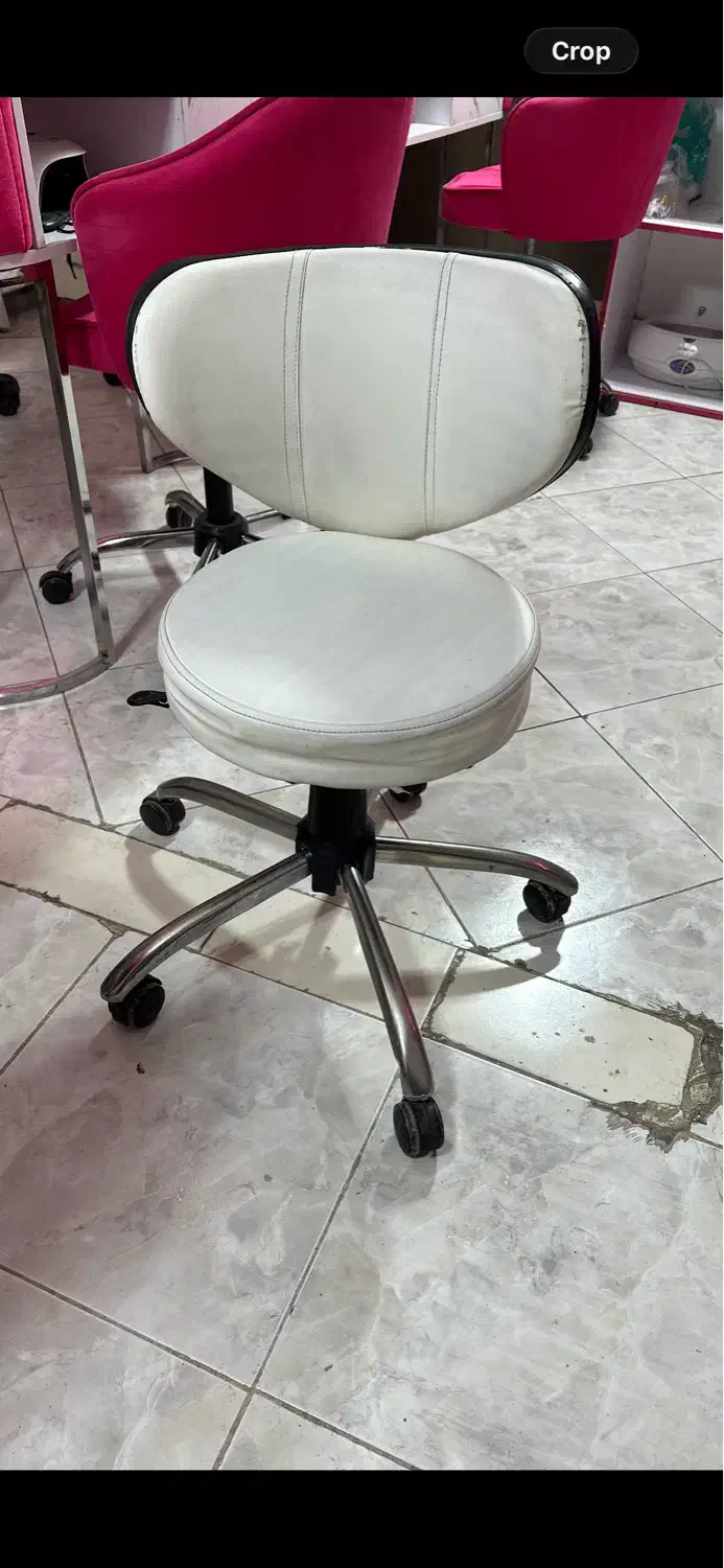 میز ناخن ، صندلی چرخدار ، استند|آرایشگاه و سالنهای زیبایی|نظرآباد, نظرآباد|دیوار