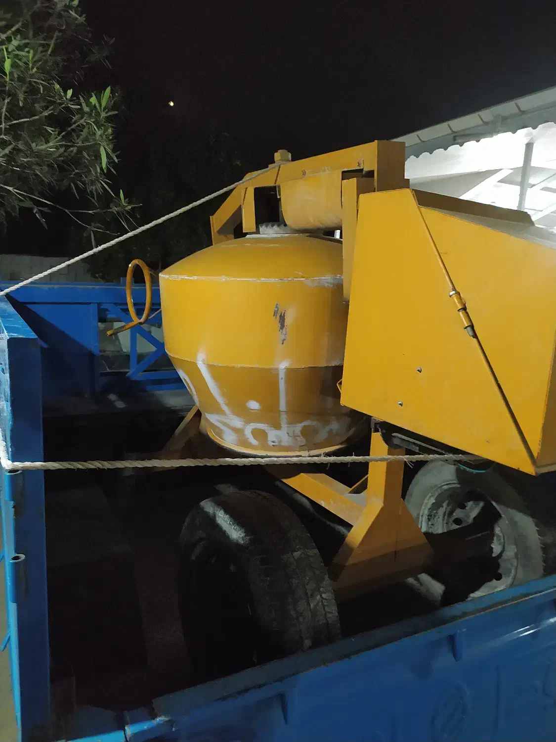 اجاره روزانه بتونیر خلاطه|مصالح و تجهیزات ساختمان|فومن, |دیوار