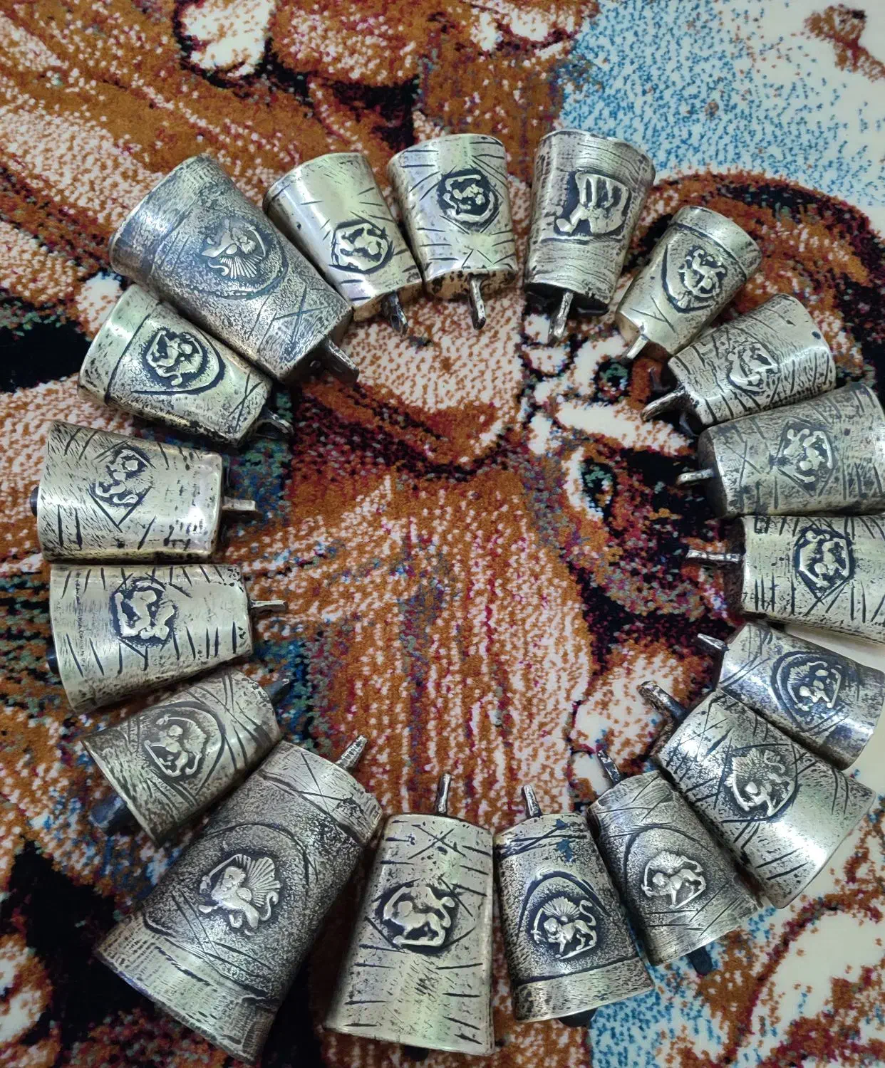 انواع زنگوله قدیمی|کلکسیون و سرگرمی|بهبهان, |دیوار