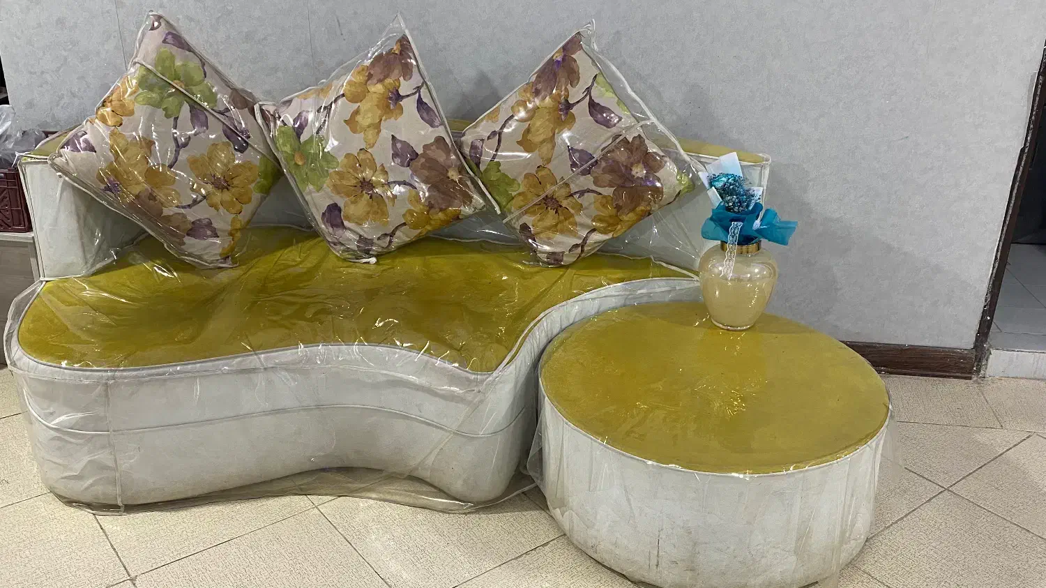 مبل کلاسیک|مبلمان خانگی و میز عسلی|جیرفت, |دیوار