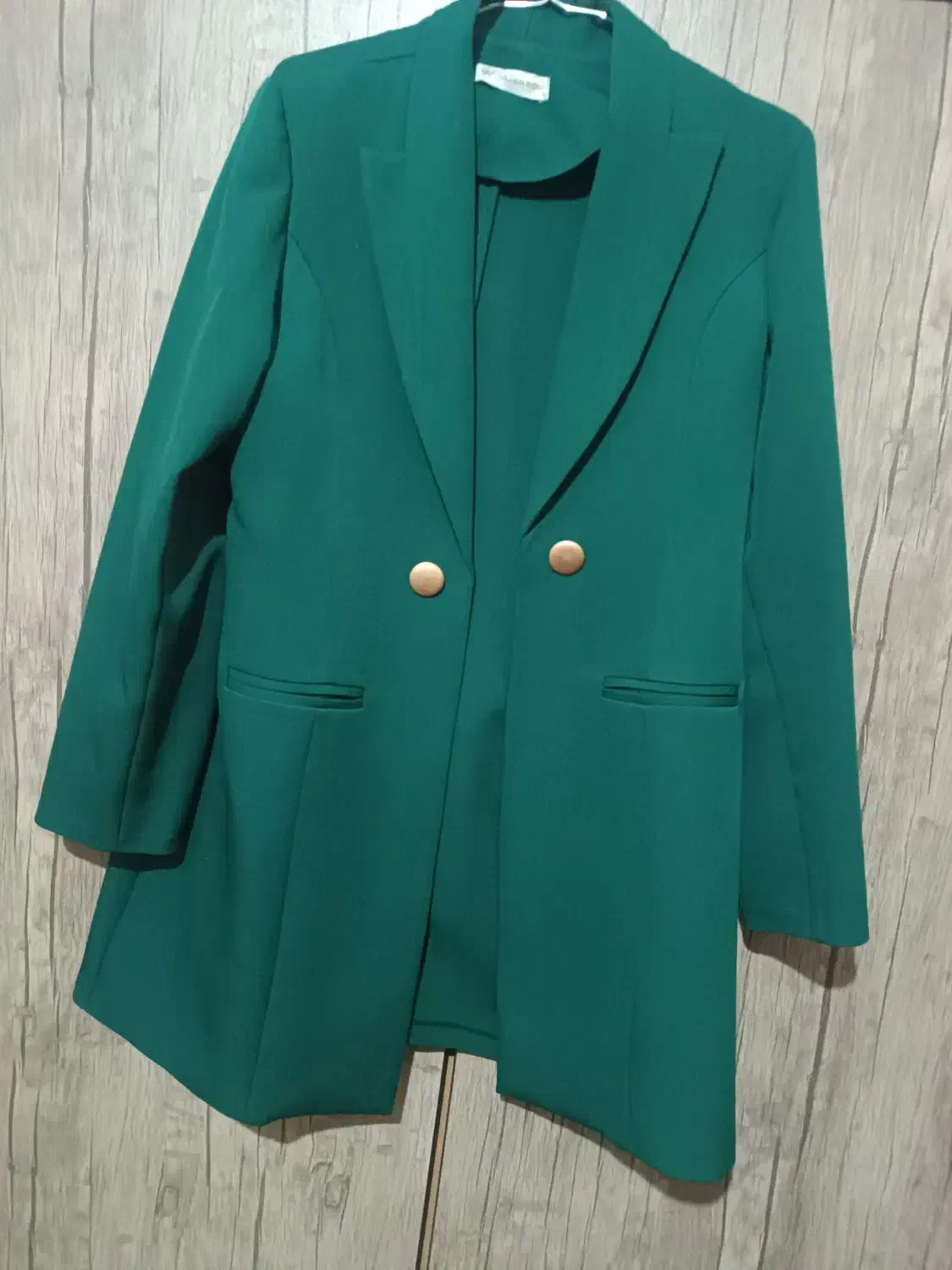 مانتو کتی|لباس|میانه, |دیوار