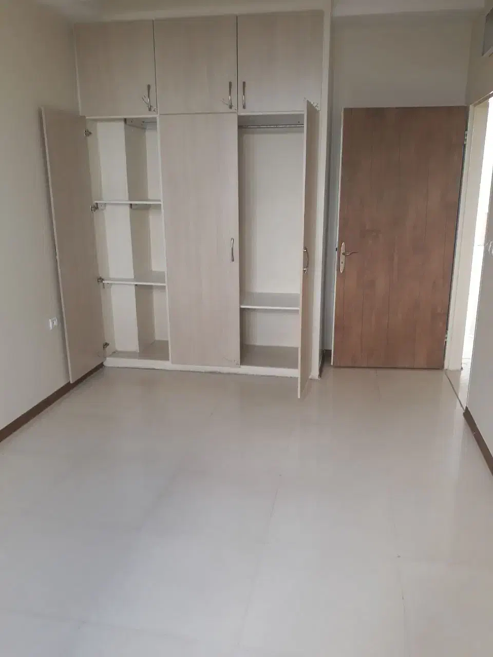 ** ۱۸۰ متر ۳خ فول آریافر گلدیس **