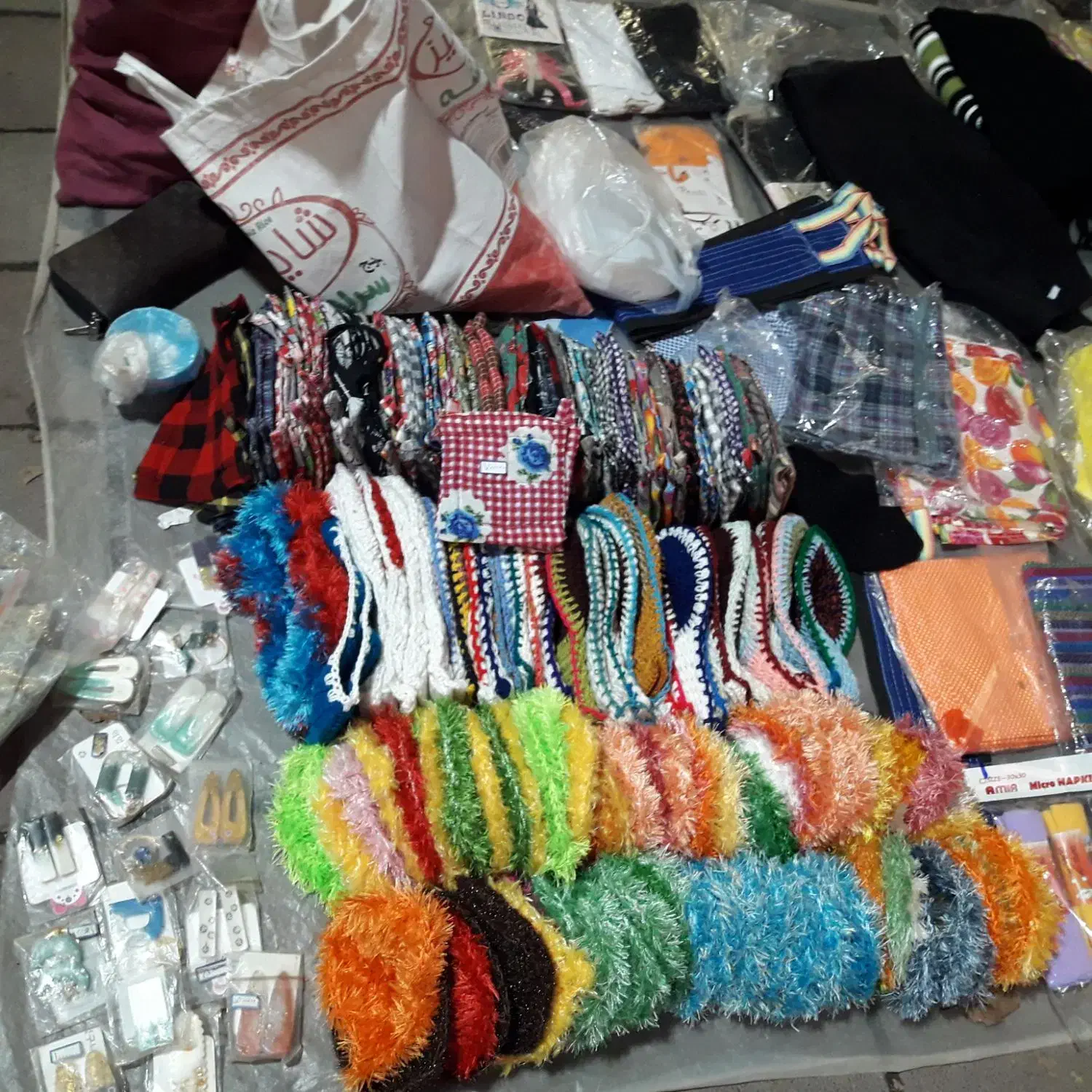 بساط ارزان تالش روبروی حاجی ارزونی|عمده‌فروشی|تالش, هشتپر|دیوار