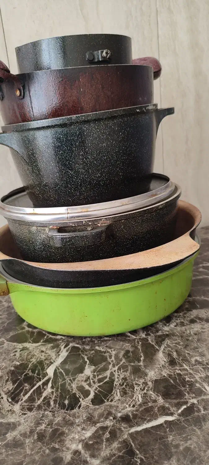 قابلمه چدن|ظروف پخت‌وپز|نجف‌آباد, یزدانشهر|دیوار