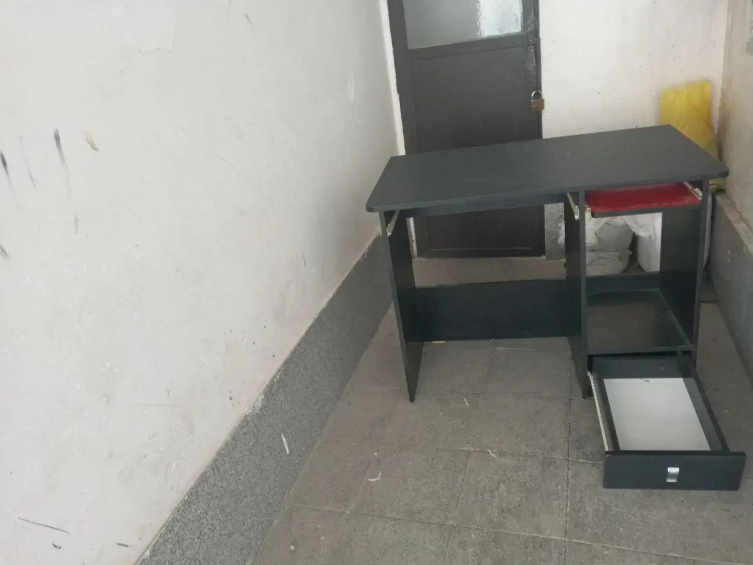 میز|میز تحریر و کامپیوتر|مشهد, الهیه|دیوار