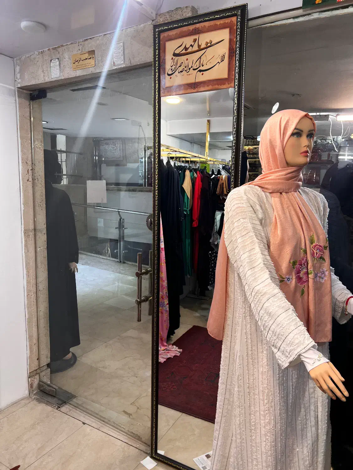 مانکن کامل باکیفیت ویک سری لوازم مغازه|فروشگاه و مغازه|مشهد, آیت الله کاشانی|دیوار