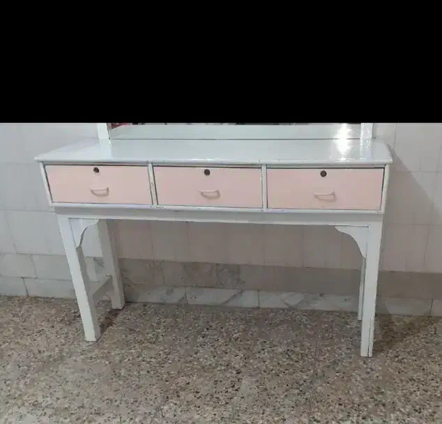 دراور بزرگ|جاکفشی، کمد، دراور|شاهین‌شهر, مخابرات (شهید بهشتی)|دیوار