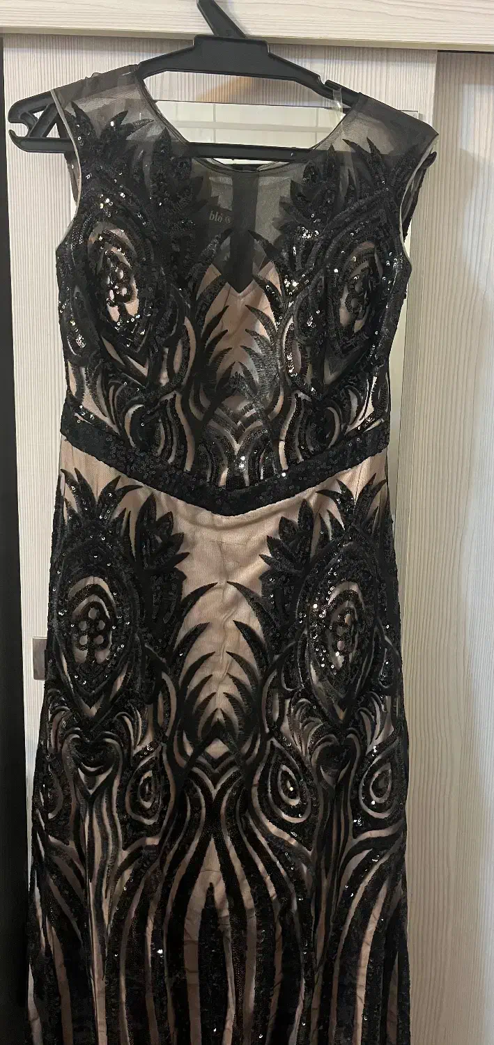 پیراهن مجلسی|لباس|اصفهان, قلعه طبره|دیوار