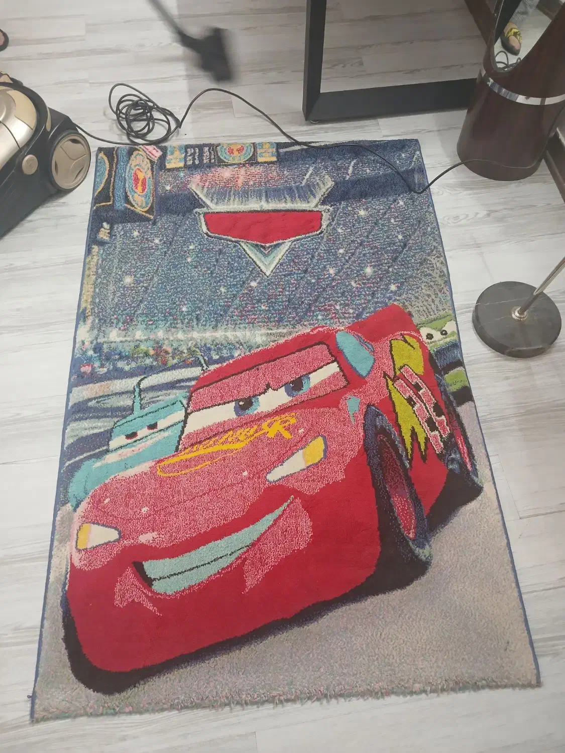 لوستر و فرش مکوین|لوستر و چراغ آویز|اصفهان, ارغوانیه|دیوار