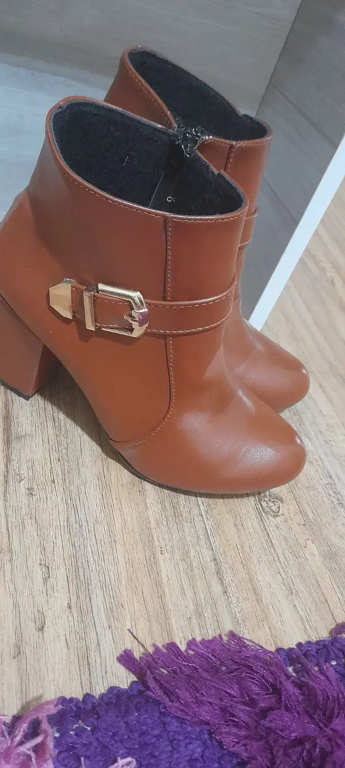 بوت سایز 38 ب 37 میخوره|کیف، کفش، کمربند|بروجرد, |دیوار