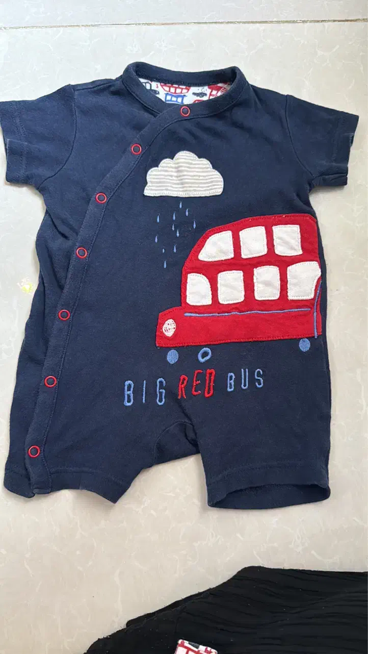 لباس بچه کفش اسباب بازی و پتو کودک|کفش و لباس بچه|کرج, گوهردشت|دیوار