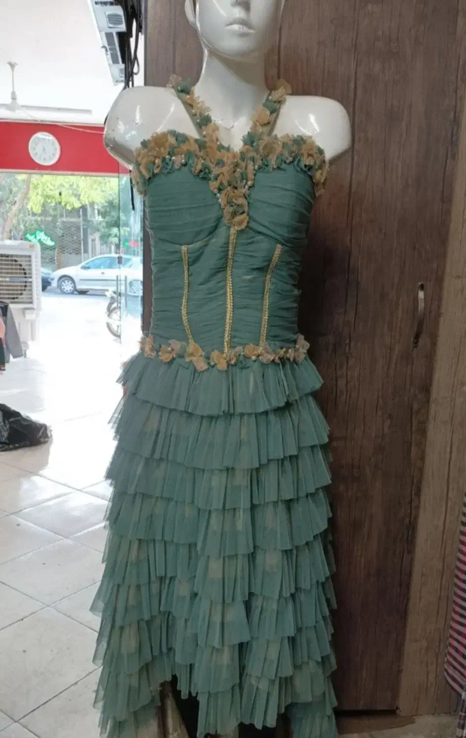 لباس|لباس|مشهد, نوید|دیوار