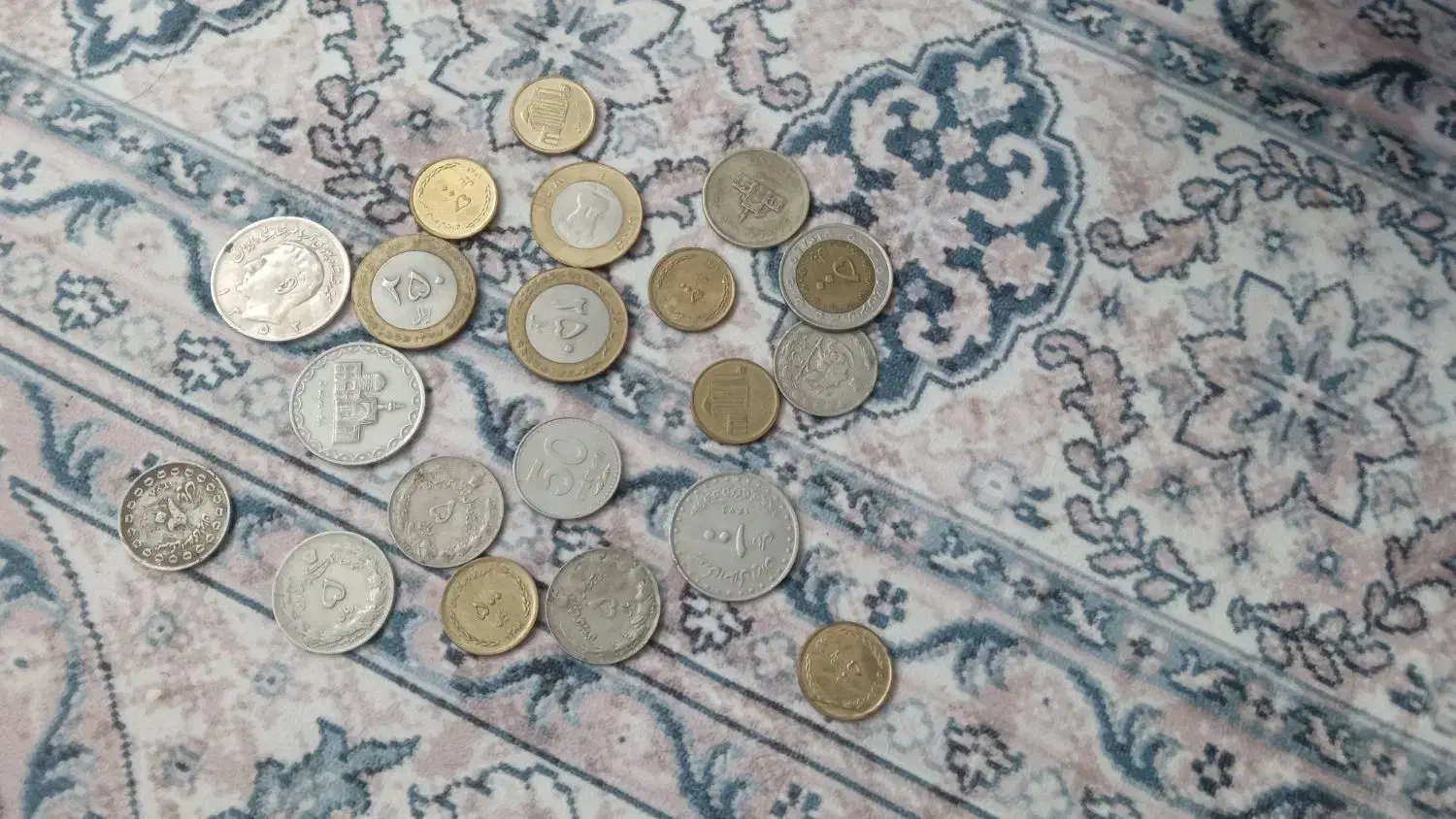 سکهای قدیمی اسکناسم همش قدیمی|کلکسیون سکه، تمبر، اسکناس|مشهد, طلاب|دیوار