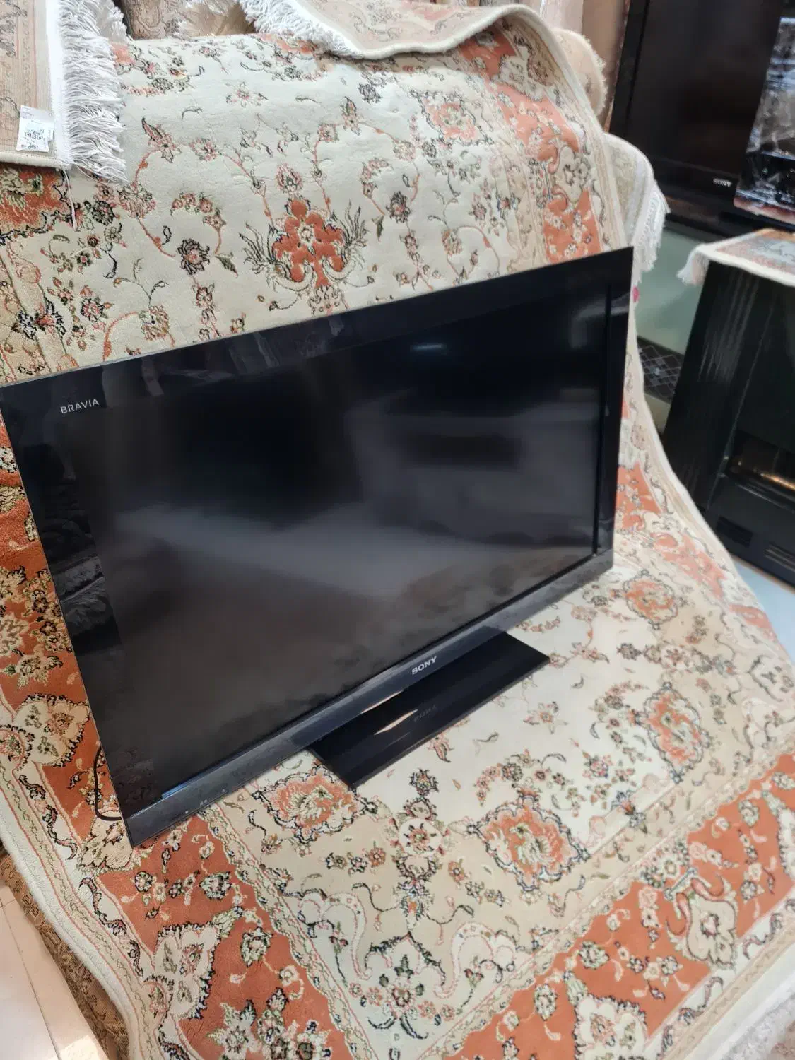 فرش لوازم دست دوم درخدمت شمایم|فرش|تنکابن, |دیوار