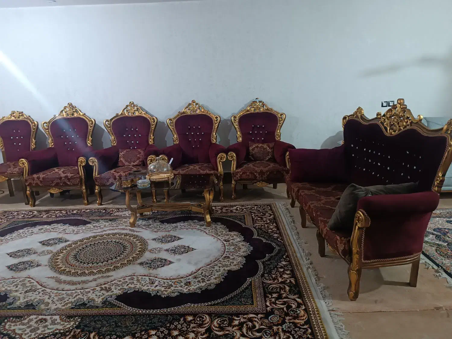 مبل ۹نفره سلطنتی|مبلمان خانگی و میز عسلی|امیدیه, |دیوار