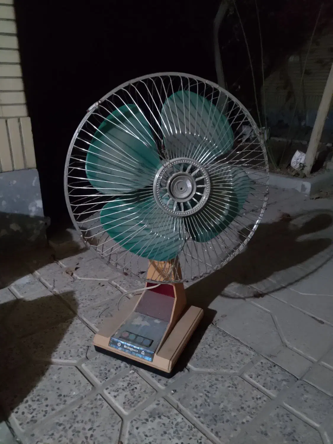 پنکه|پنکه و تصفیهکنندهٔ هوا|اصفهان, جلالیه|دیوار