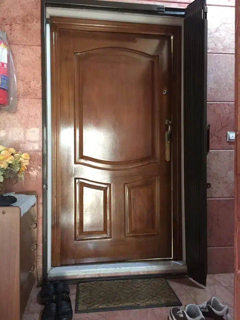 درب چوبی ورودی واحد آپارتمان|مصالح و تجهیزات ساختمان|تهران, هروی|دیوار
