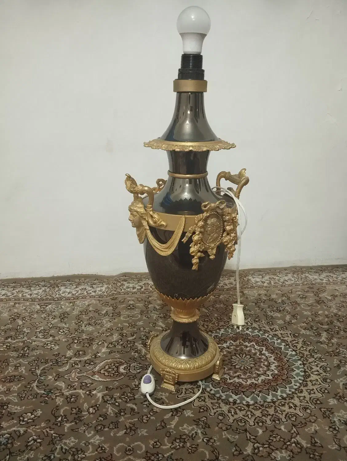 آباژور برنزی طرح فرانسه|چراغ خواب و آباژور|تهران, سلسبیل شمالی|دیوار