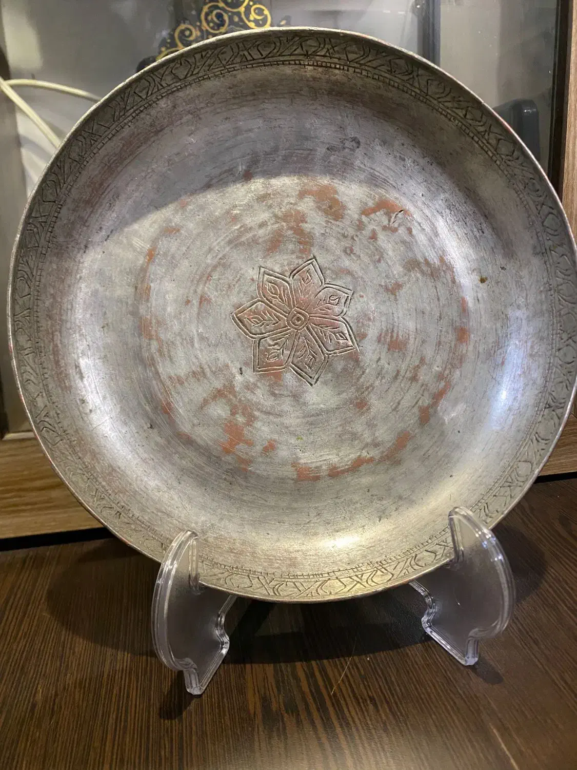 بادیه تاریخ دار و صاحبه دار|کلکسیون اشیاء عتیقه|رباط‌کریم, مسکن مهر آبشناسان|دیوار