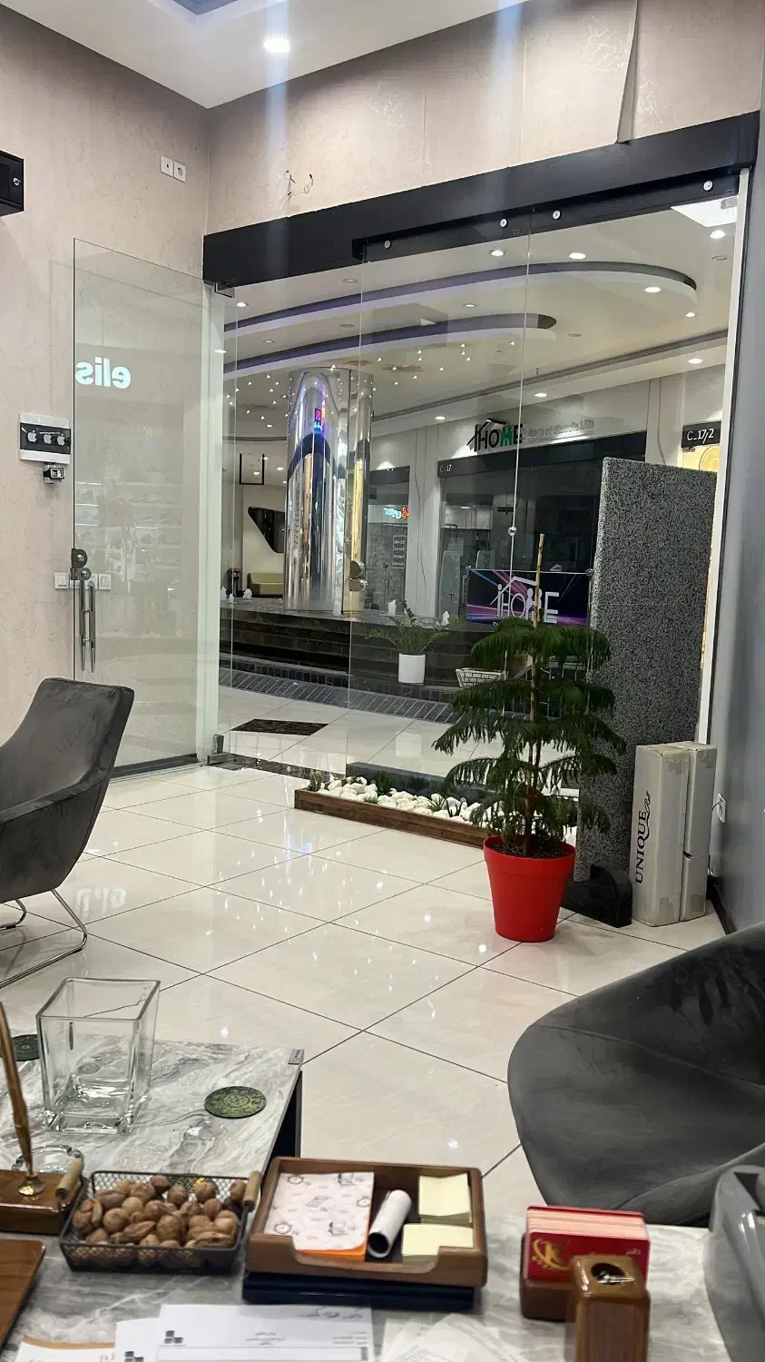 یک واحد تجاری در سیتی سنتر خانه کارگر|فروش مغازه و غرفه|شاهین‌شهر, خانه کارگر|دیوار