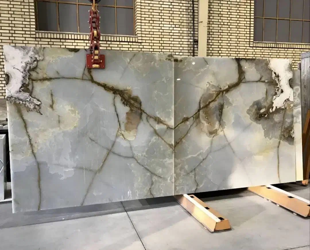 نیازمند کارگر ساده برای سنگ کاری|استخدام معماری، عمران و ساختمانی|رودسر, |دیوار