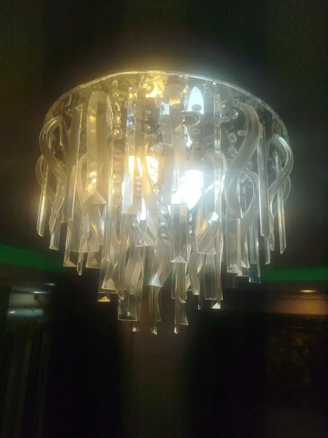 لوستر سقفی|لوستر و چراغ آویز|صدرا-فارس, فاز ۱|دیوار