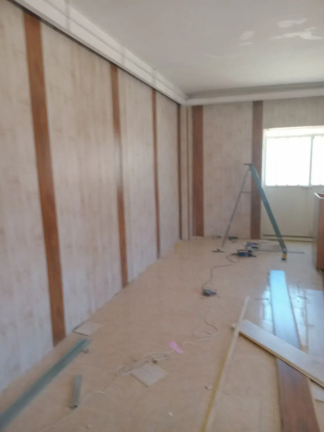 اجرای تایل دیوار پوش کناف دامپا و..|خدمات پیشه و مهارت|شیراز, منطقه هوایی شهید دوران|دیوار