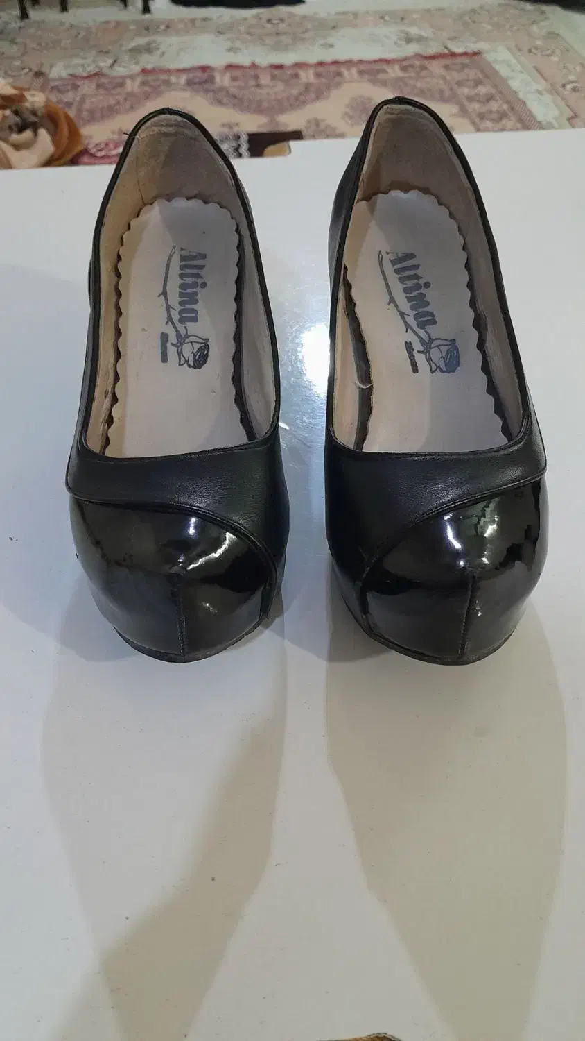 لباس وکفش مجلسی|لباس|زبرخان, |دیوار