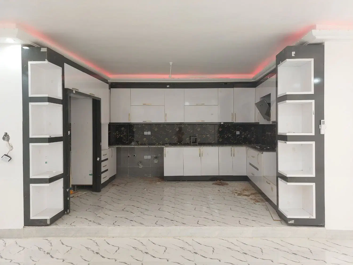 ساخت نصب انواع کابینت کمد دیواری|کتابخانه، شلف، قفسههای دیواری|یاسوج, |دیوار