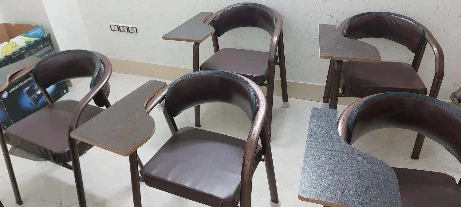 صندلی دانشجویی|صندلی و نیمکت|سمنان, |دیوار