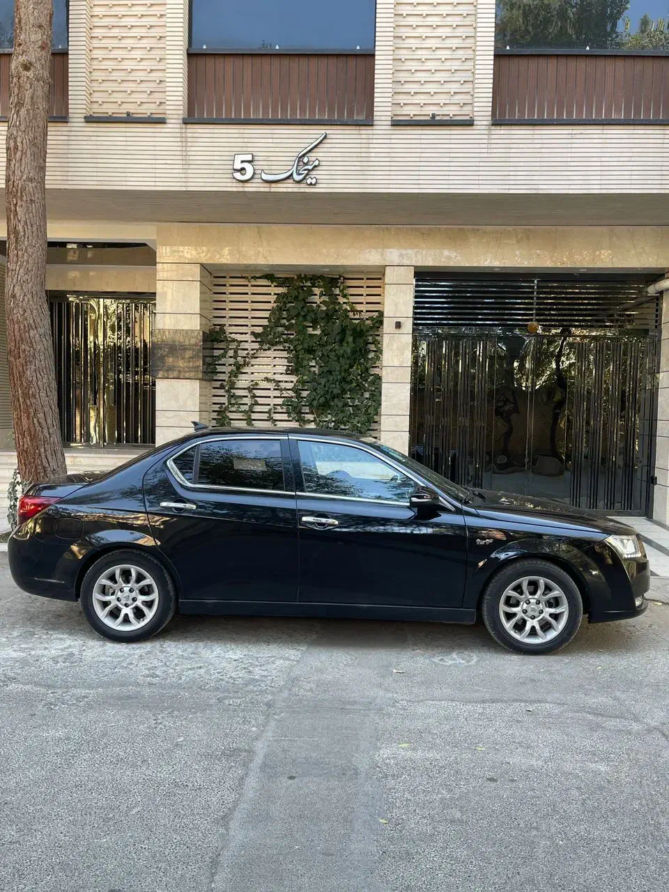 دنا پلاس اتومات۴۰۲،قابل معاوضه باخودرو|خودرو سواری و وانت|اصفهان, خانه اصفهان|دیوار