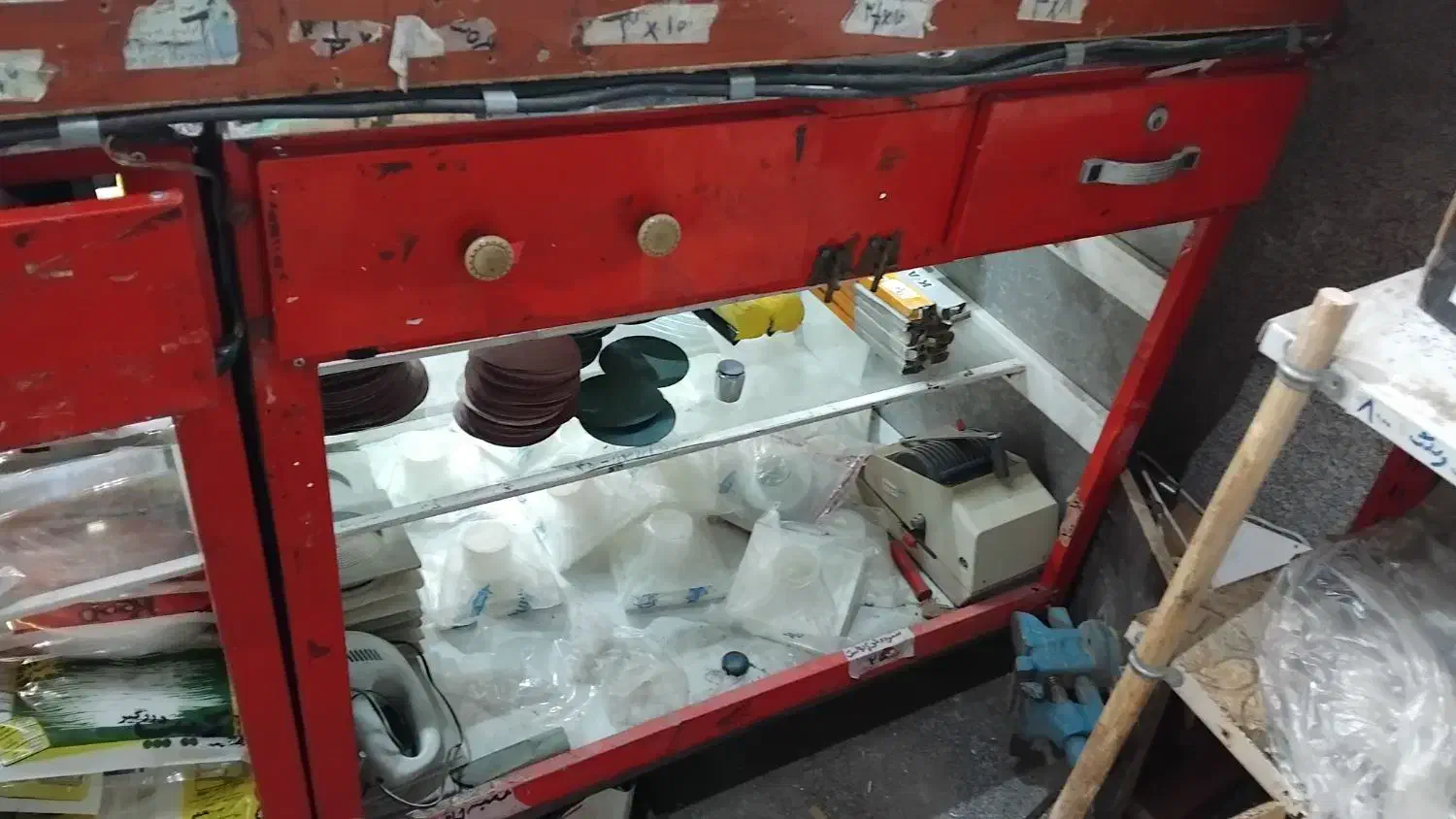 ویترین ۲ کشو ۲عدد یک متری|فروشگاه و مغازه|مشهد, امیر|دیوار