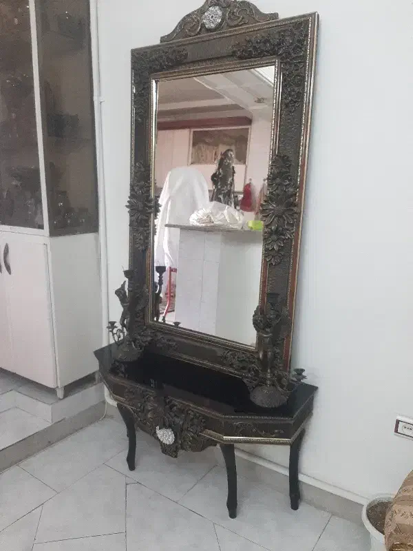 بدون شمعدان|آینه|وحیدیه, |دیوار