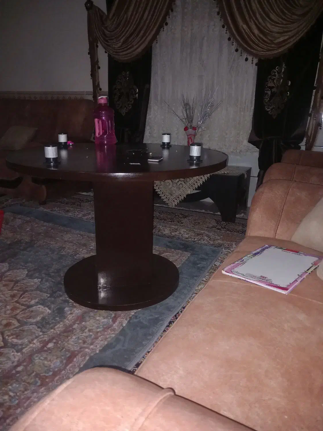 میز نهارخوری ۶ نفره گرد کاملا سالم ۸۰۰۰۰۰۰|میز و صندلی غذاخوری|جیرفت, |دیوار