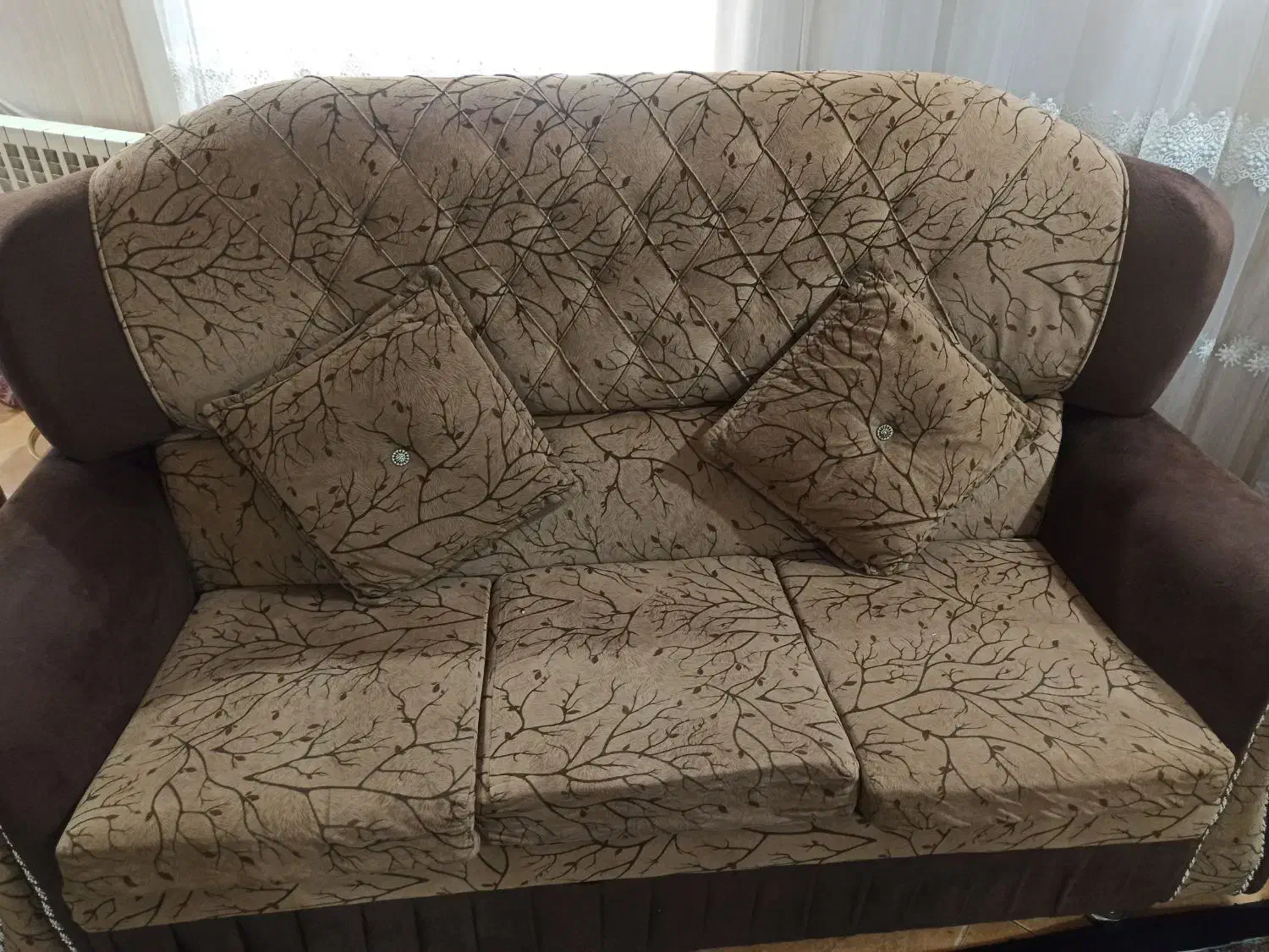 مبل در حد نو|مبلمان خانگی و میز عسلی|رشت, چمارسرا|دیوار