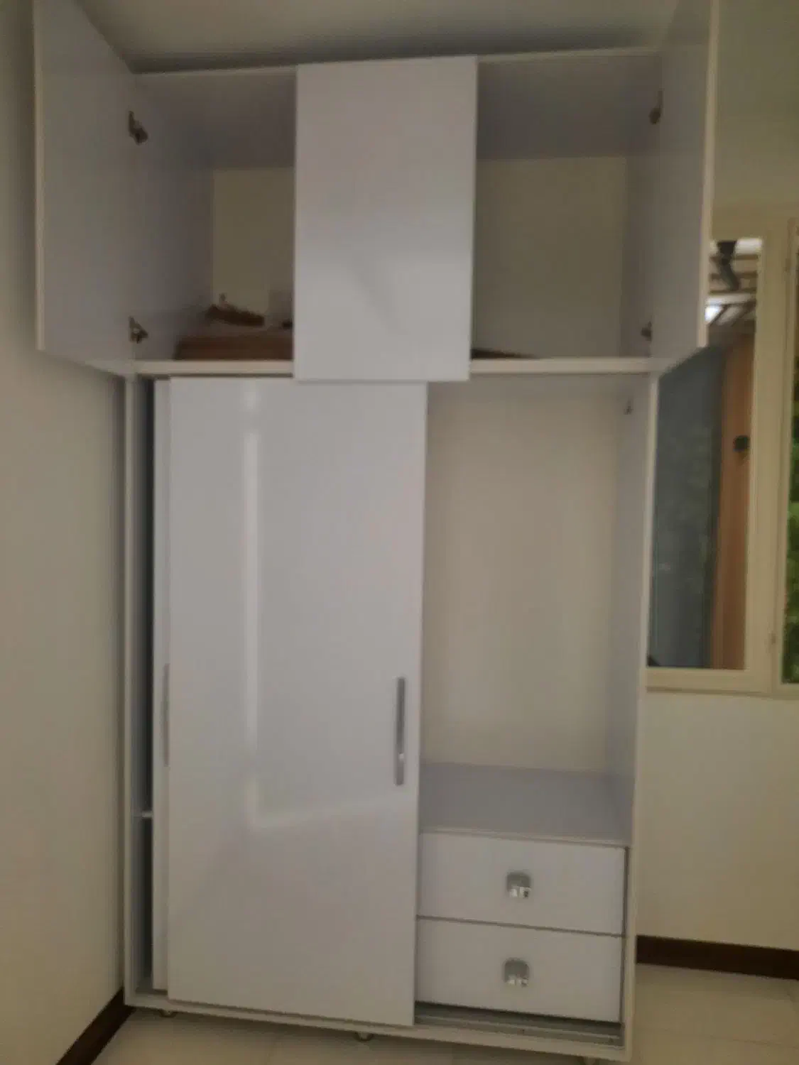 کمد لباس جادار و عمیق و نو بادرب ریلی با نصف قیمت|جاکفشی، کمد، دراور|تهران, سردارجنگل|دیوار