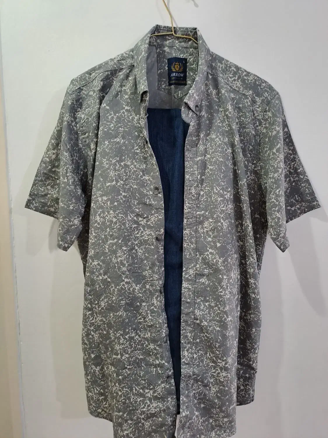 لباس نو ودر حدنو|لباس|فردیس, نگارستان|دیوار