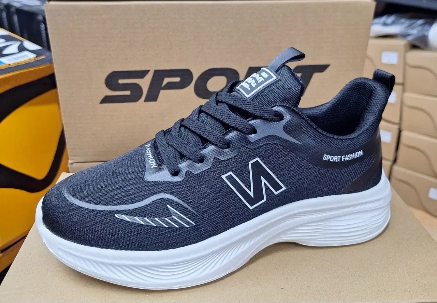 کفش ورزشی/اسپرت/پیاده روی|کیف، کفش، کمربند|بوشهر, |دیوار