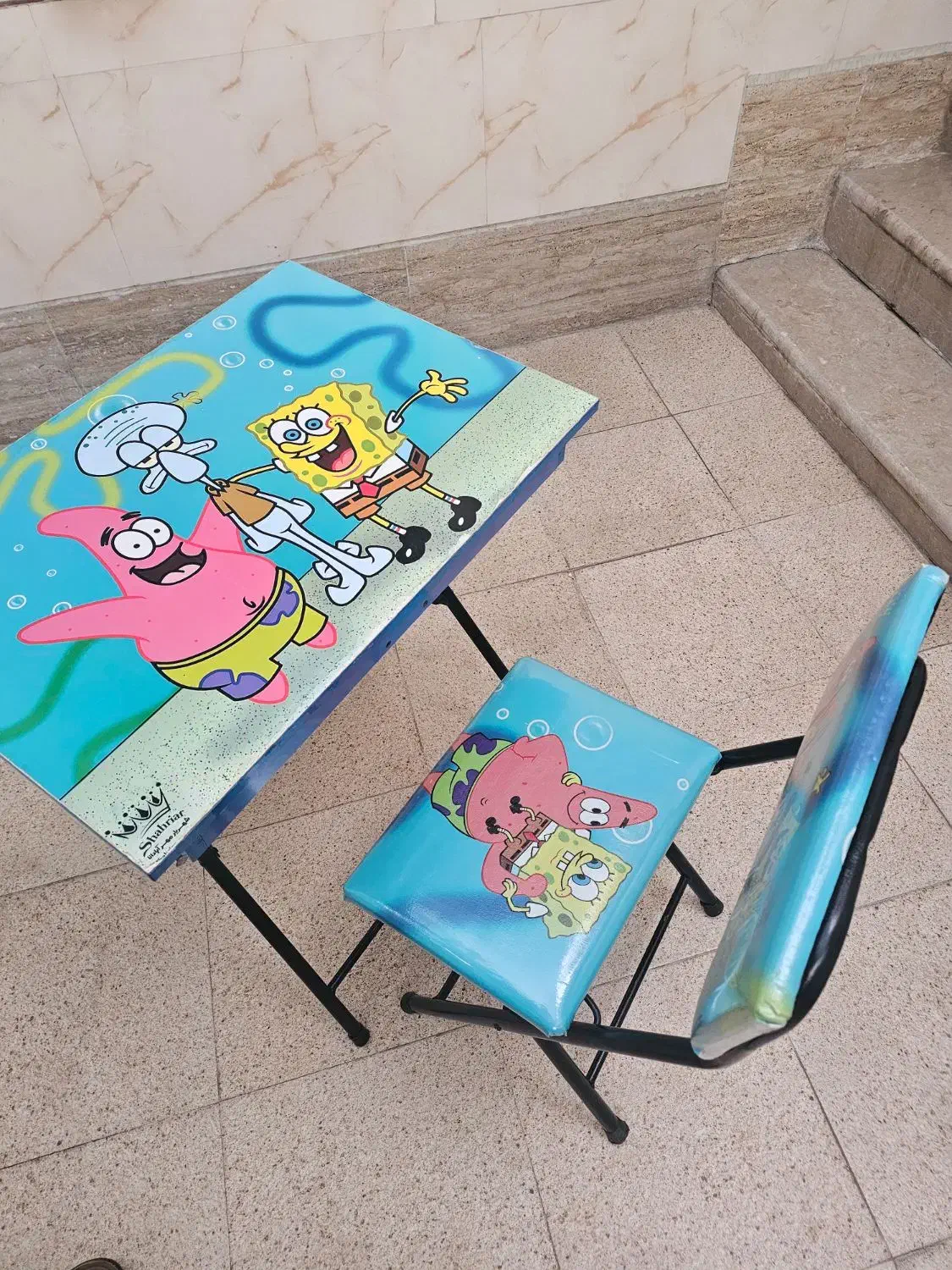 میزتحریرطرح دار|میز تحریر و کامپیوتر|شیراز, شهرک کوشکک|دیوار