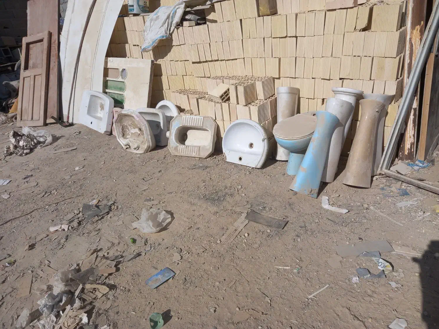 توالت فرنگی روشویی و سنگ توالت کار کرده|لوازم سرویس بهداشتی|اصفهان, قهجاورستان|دیوار