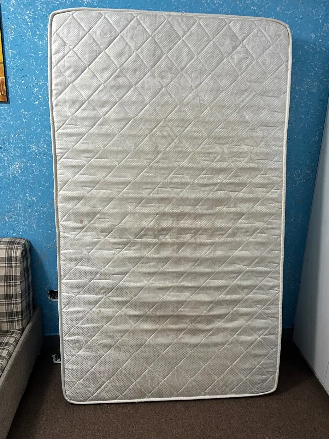 تشک تخت|تشک تختخواب|فولادشهر, مسکن مهر فولادشهر|دیوار