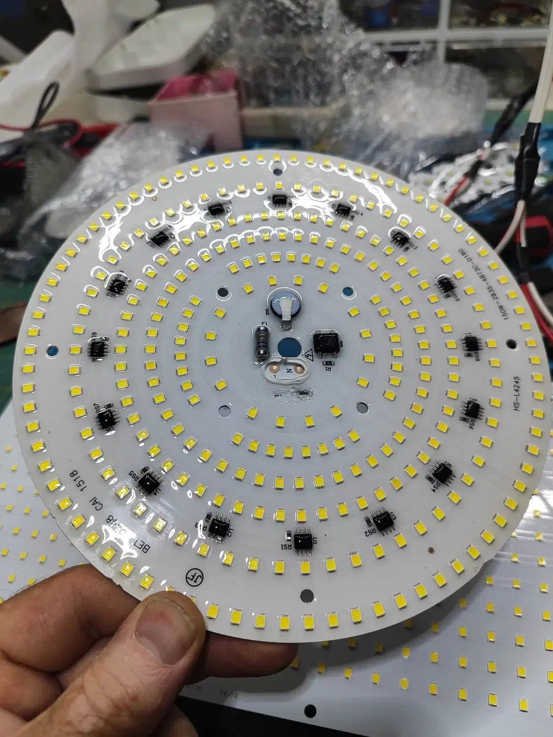 تعمیر لامپ تعمیرات اصولی انواع led|خدمات پیشه و مهارت|مشهد, فرهنگیان (شهرک غرب)|دیوار