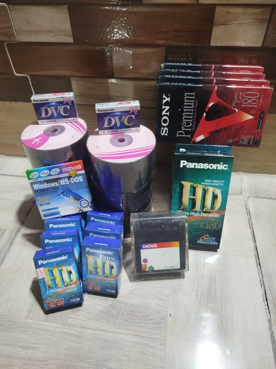 کنترل قیمت بازارسی دی دی وی دی اچ دی.فلابی|پخش‌کننده DVD و ویدیو|اصفهان, سودان|دیوار