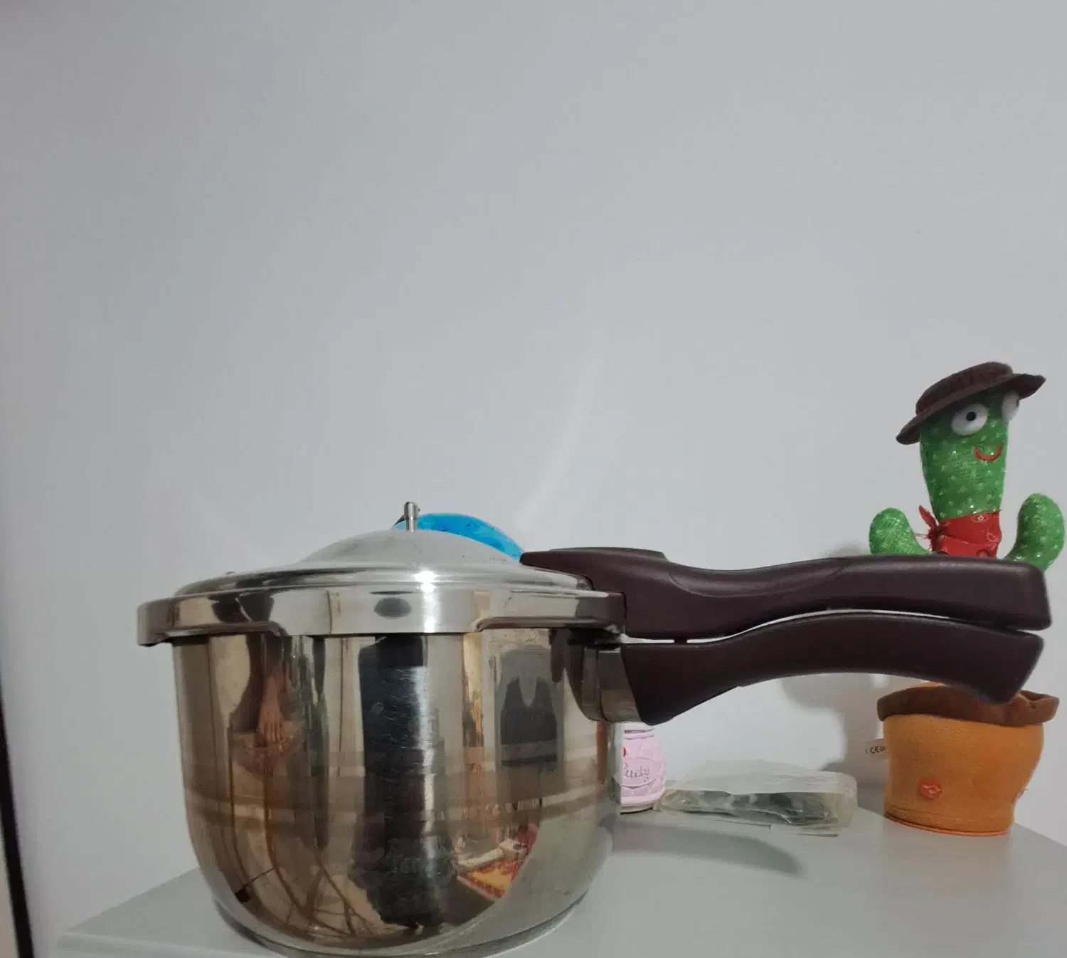 زودپز آرمانی حک شده روش|ظروف پخت‌وپز|خرم‌آباد, |دیوار