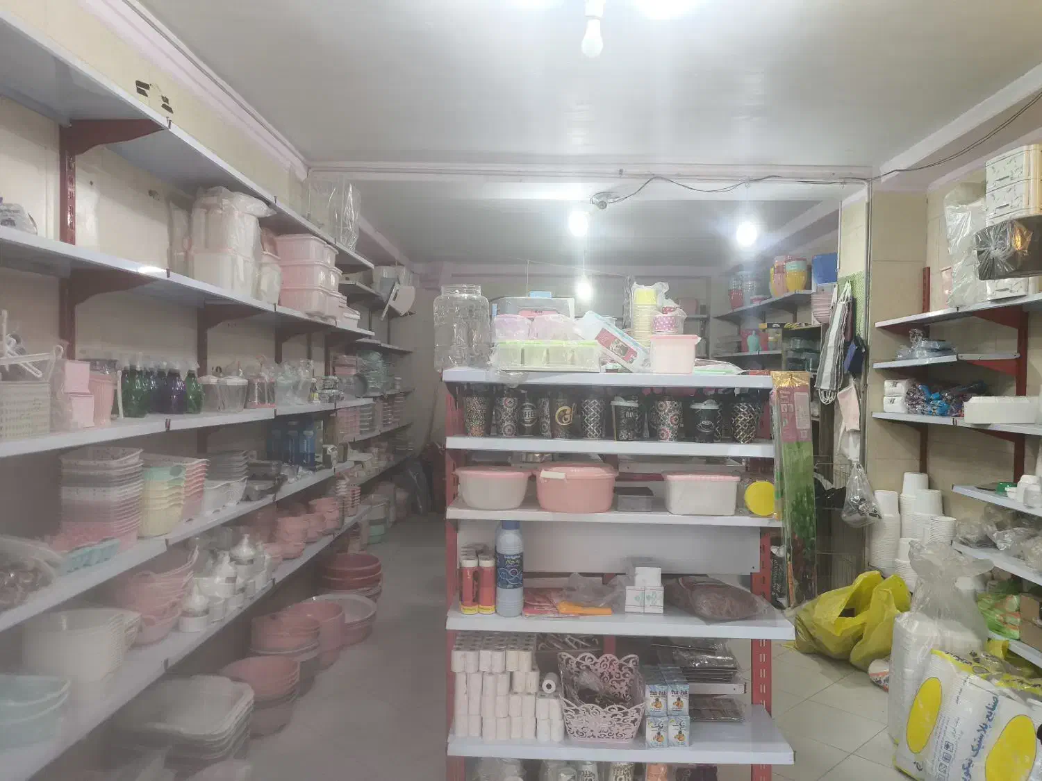 فروش یکجا لوازم پلاستیکی به قیمت خرید|حراج|هشتگرد, شهرک بعثت|دیوار