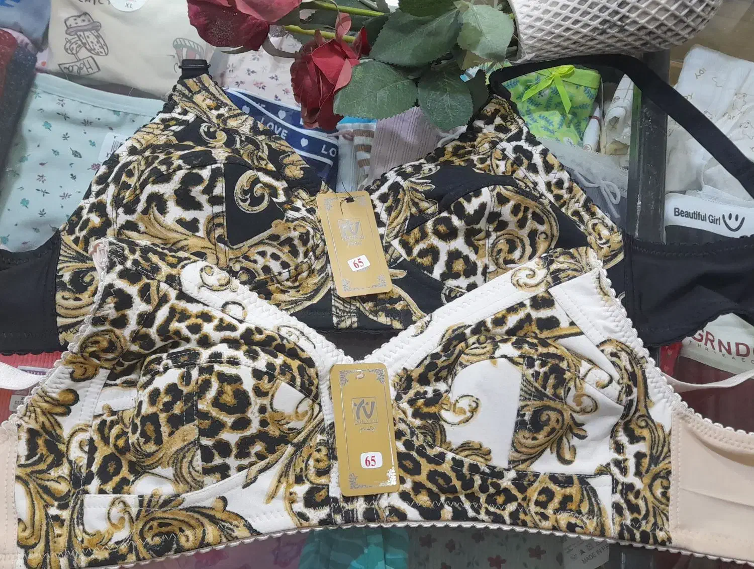 سوتین کتان|لباس|آران و بیدگل, |دیوار