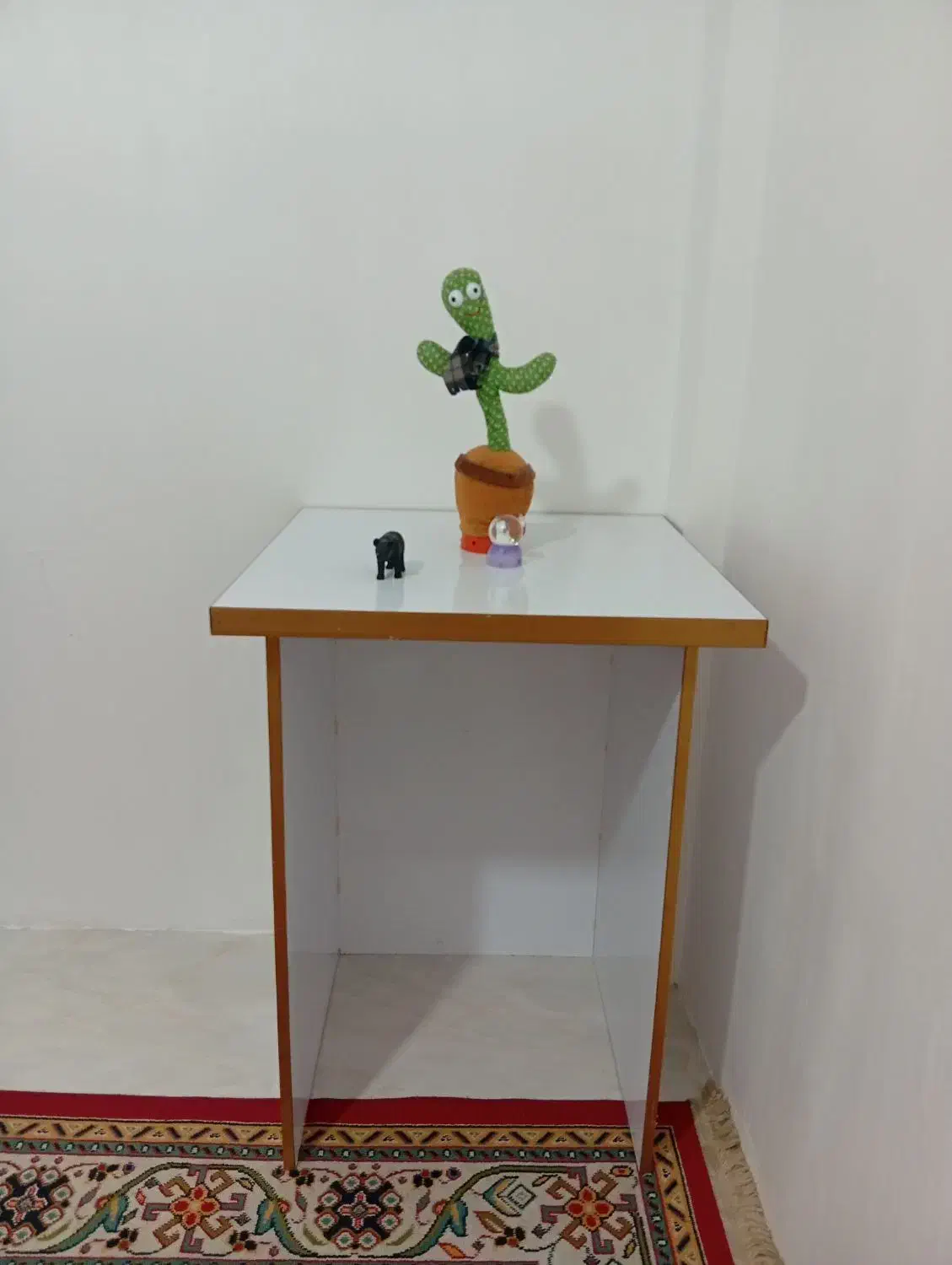 میز|کتابخانه، شلف، قفسههای دیواری|خرمآباد, |دیوار